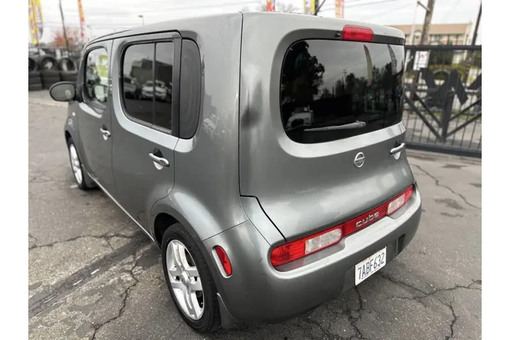 $4995 : 2011 cube 1.8 S image 4