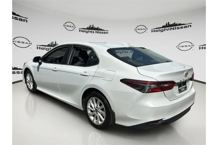 $22990 : Toyota Camry 2023 AWD LE 4dr image 2