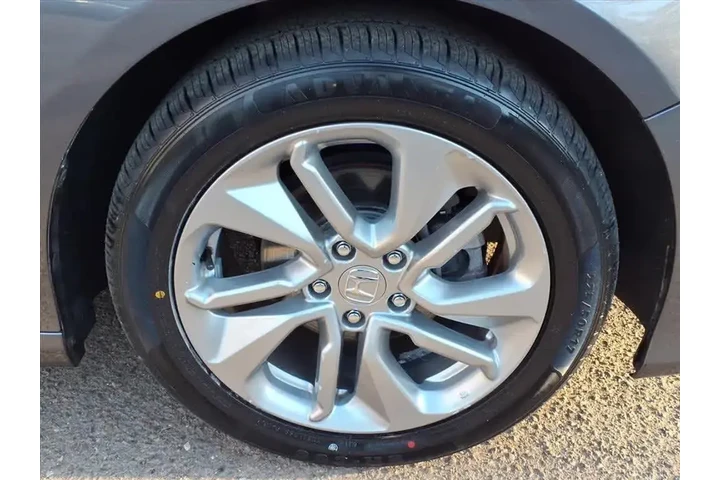 $12930 : Honda Accord 2018 LX 4dr Sed image 8