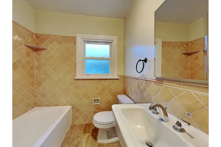 $2500 : Available 2Bed 1Bat in LA image 2