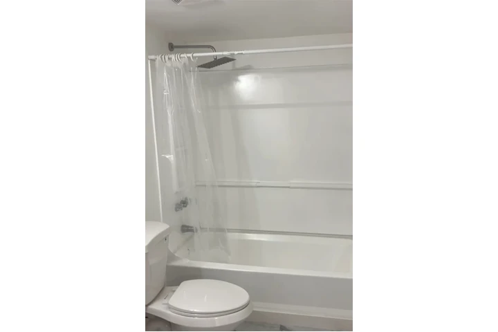 $2350 : Kendall first Floor For Rent image 5