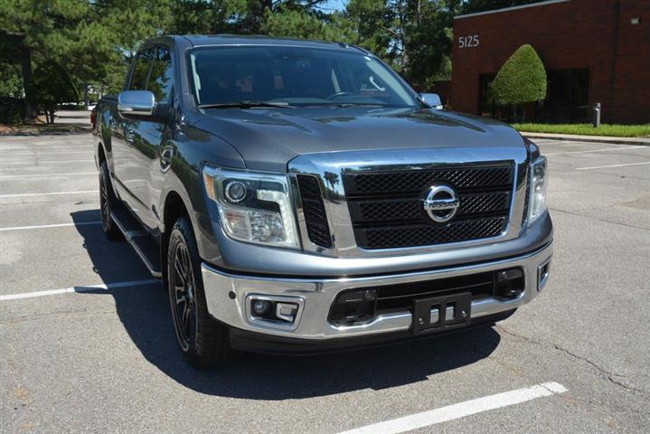 2017 Titan SL image 4