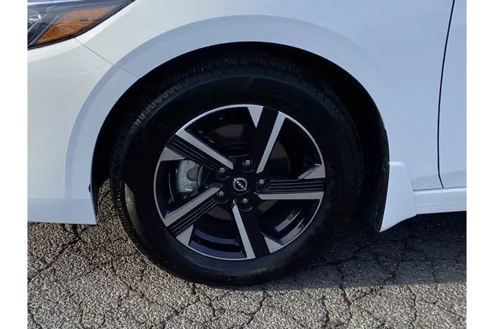 $15487 : Nissan Sentra 2025 SV 4dr Se image 8