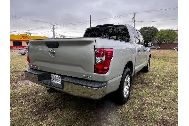$18995 : 2017 Titan image 5
