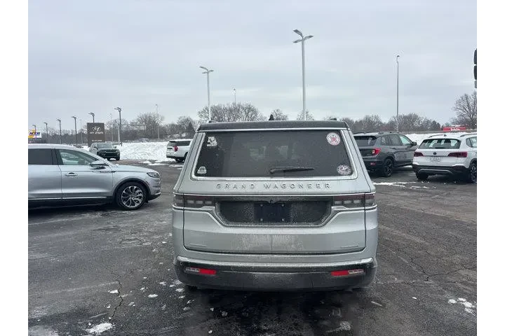 $34985 : Jeep Grand Wagoneer 2022 4x4 image 6