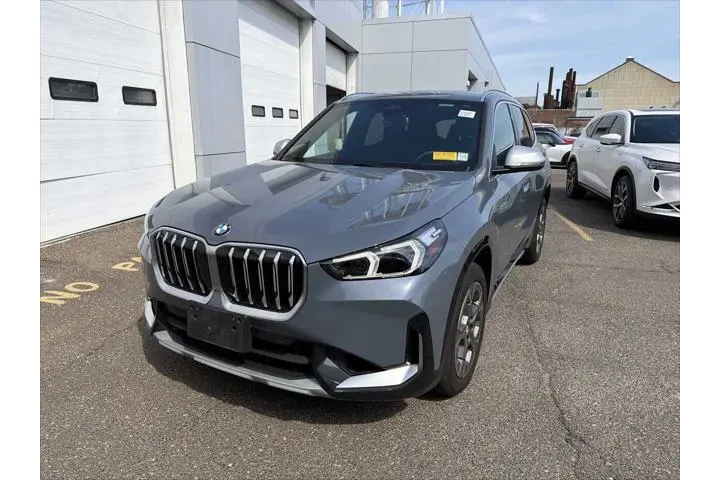 $32943 : BMW X1 2023 AWD xDrive28i 4d image 3