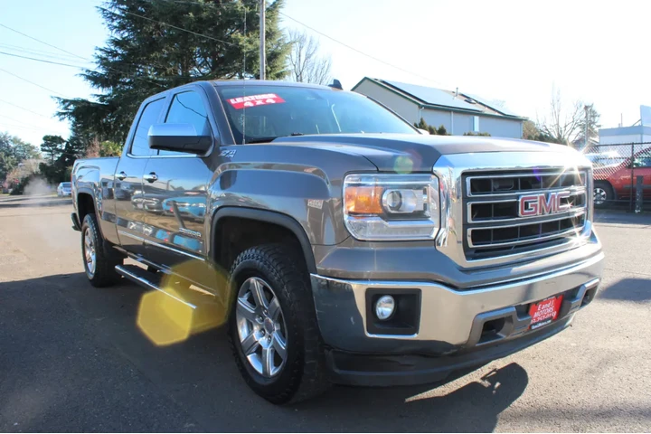 $22495 : 2015 GMC Sierra 1500 4WD Doub image 8