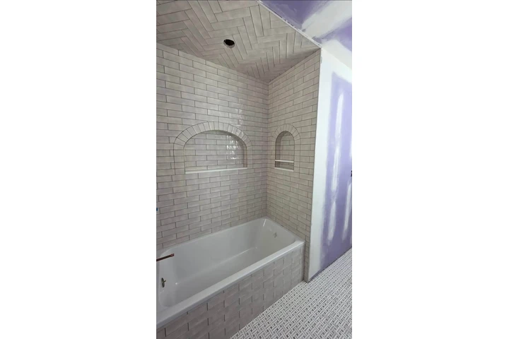 Intalador de tile disponible image 7