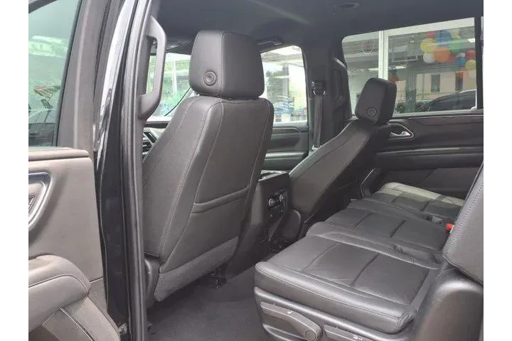 Chevrolet Suburban 2023 4x4 image 6