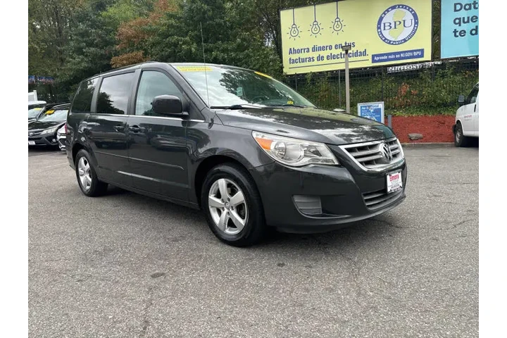 $3499 : 2011 Routan SE image 1
