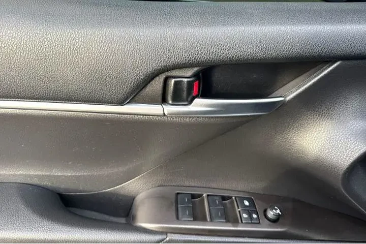 $18995 : Toyota Camry 2023 LE 4dr Sed image 10