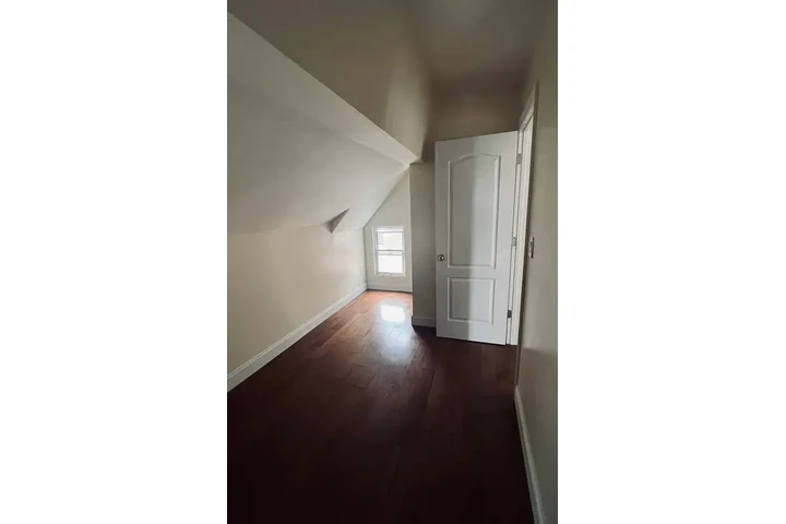 $2500 : apartamento de 3 cuartos image 1