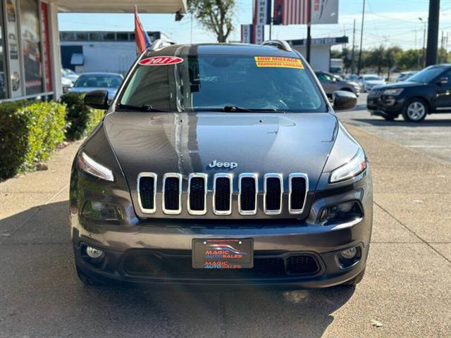 $14999 : 2017 Cherokee Latitude image 4