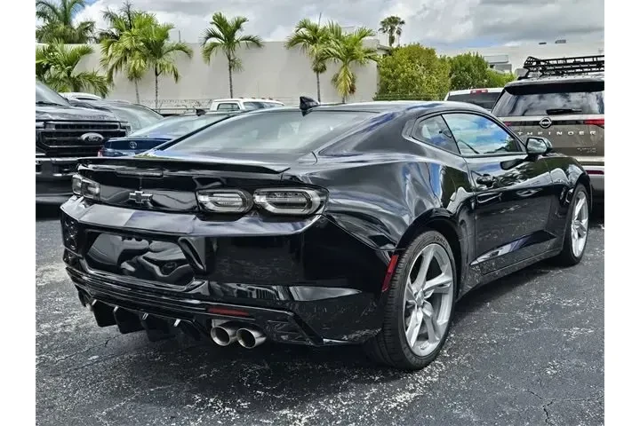 $36990 : Chevrolet Camaro 2023 LT1 2d image 9