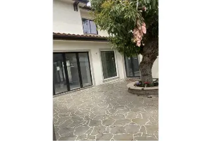 Concrete and block walls image 6