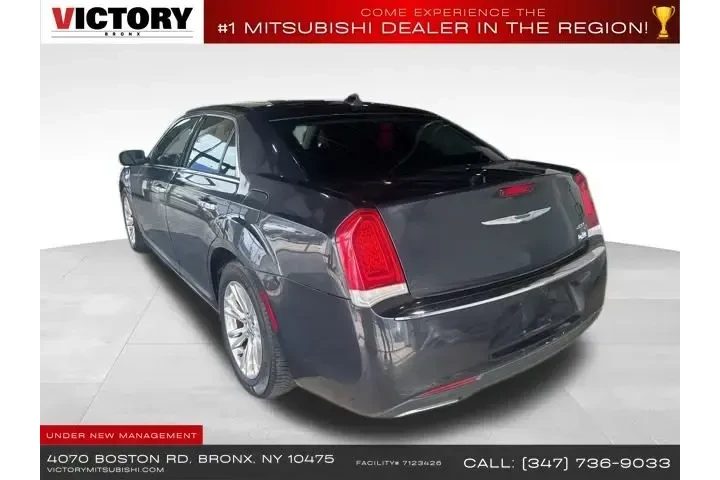 $11795 : Chrysler 300 2017 C 4dr Seda image 6