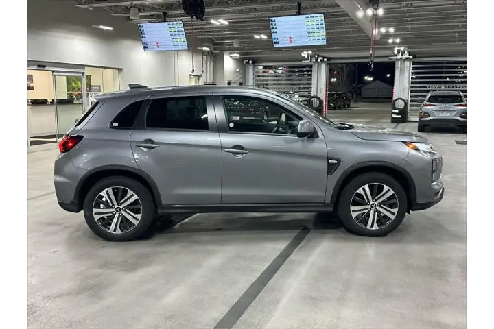 $22552 : Mitsubishi Outlander Sport 2 image 8