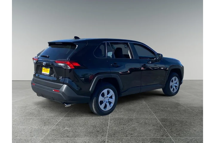$32686 : Toyota RAV4 2025 AWD LE 4dr image 5