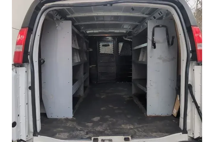 $17795 : Chevrolet Express 2018 2500 image 9