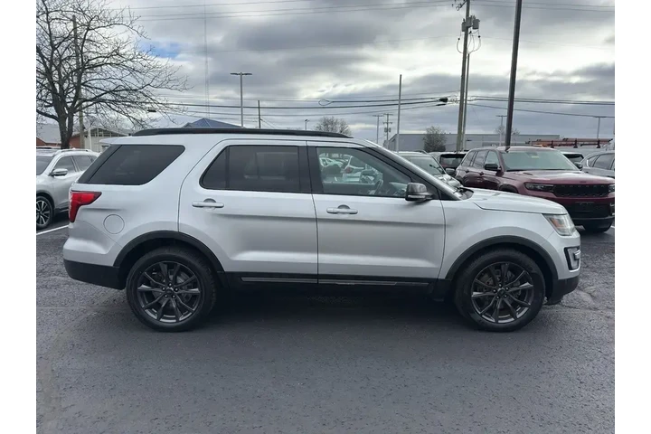 $12745 : Ford Explorer 2017 XLT 4dr S image 7