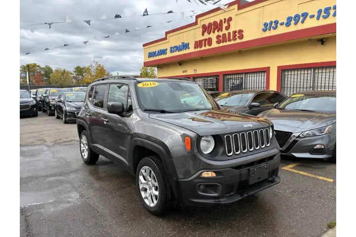 $16995 : 2018 Renegade Latitude image 2