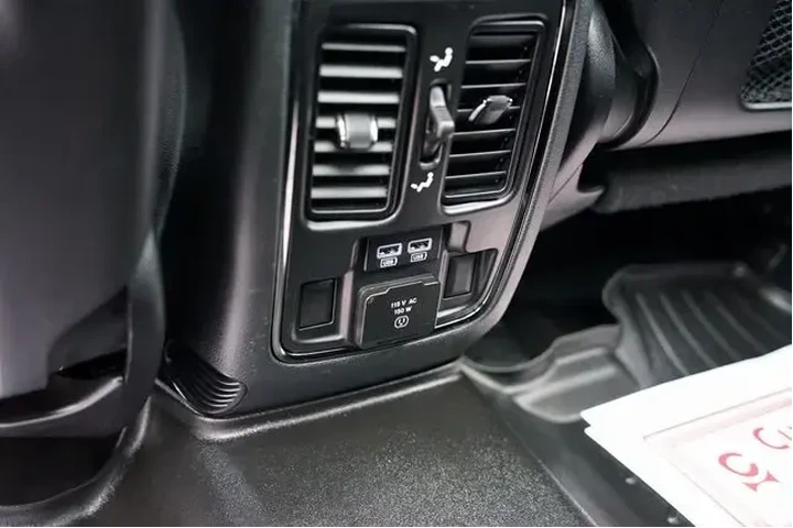 Jeep Grand Cherokee 2019 4x4 image 9