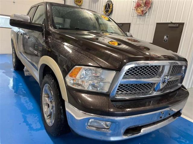 $18040 : 2011 RAM 1500 QUAD CAB2011 RA image 5