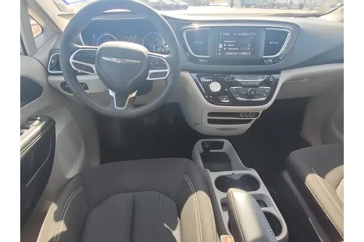 $20998 : Chrysler Voyager 2023 LX 4dr image 6