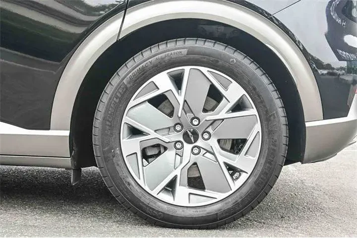 $33500 : Genesis GV60 2024 Standard 4 image 10