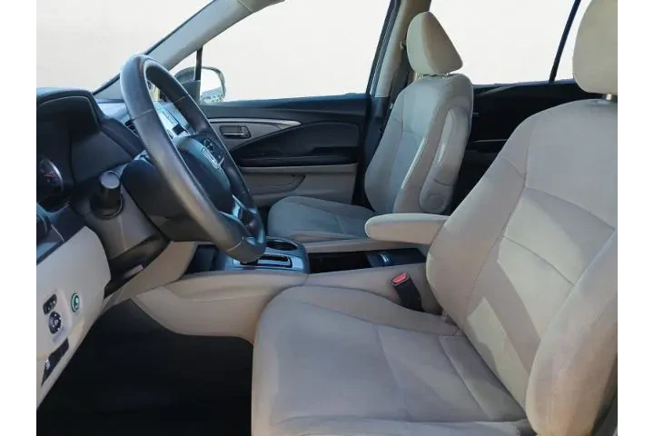 $15495 : Honda Pilot 2019 LX 4dr SUV image 9