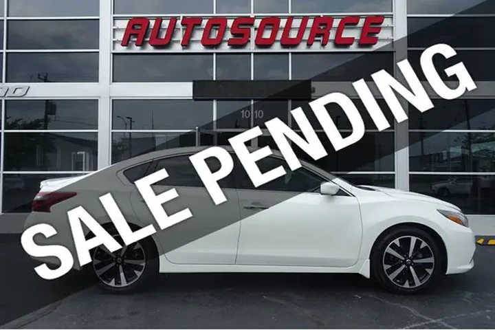 2018 Altima image 1