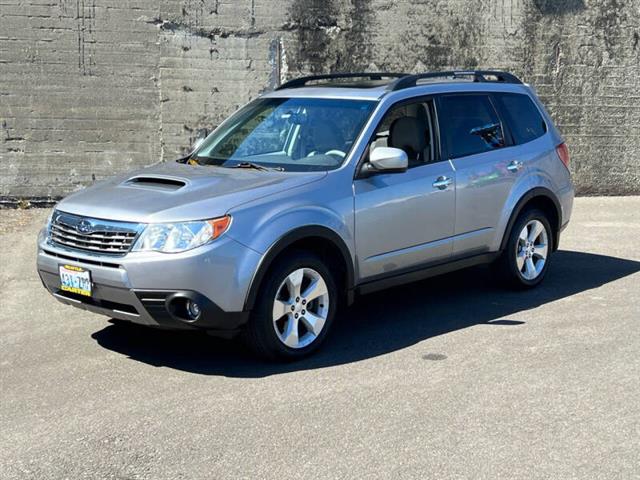 $12988 : 2010 Forester 2.5XT Limited image 3