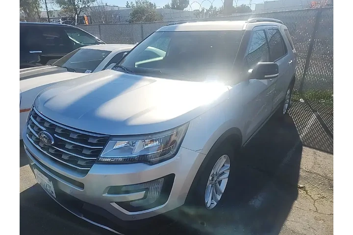 $13491 : Ford Explorer 2016 XLT 4dr S image 3