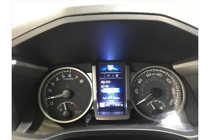 $32989 : Toyota Tacoma 2021 4x4 TRD S image 7