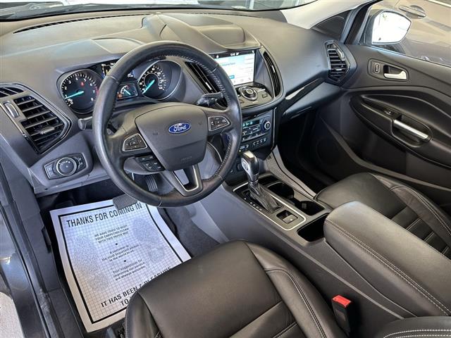 $19927 : PRE-OWNED 2019 FORD ESCAPE TI image 9