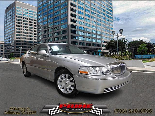 $9000 : 2006 LINCOLN TOWN CAR image 2