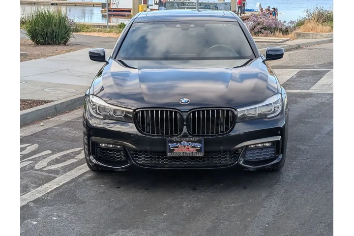 $17988 : 2017 7 Series 740i image 3