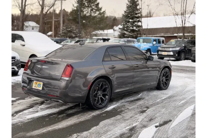 $12995 : 2019 300 Touring image 7