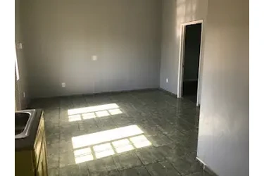 RENTO CASA de 2 rec. en Los Angeles