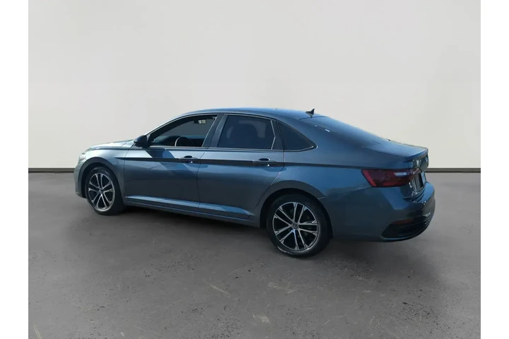 Volkswagen Jetta 2022 Sport image 3