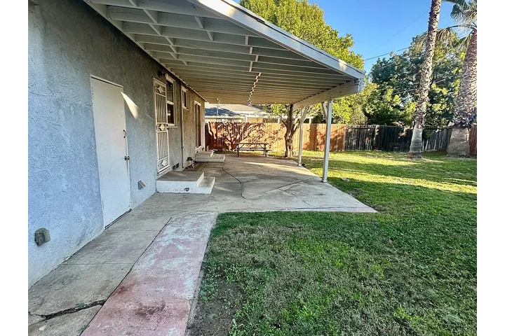 $1000 : Recién pintado, 2 habitaciones image 2