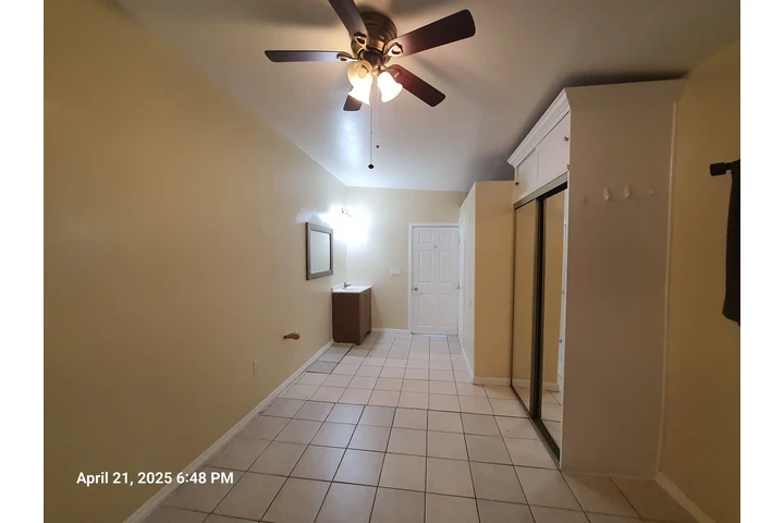 $1200 : Se Renata un Estudio/Garage image 6