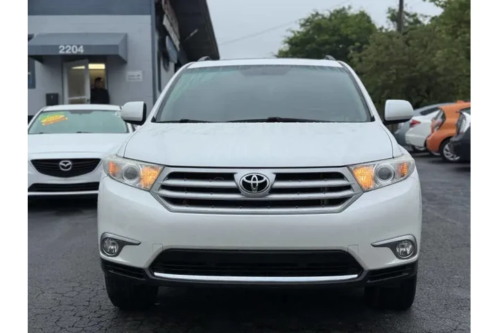 $9495 : 2012 Highlander image 3