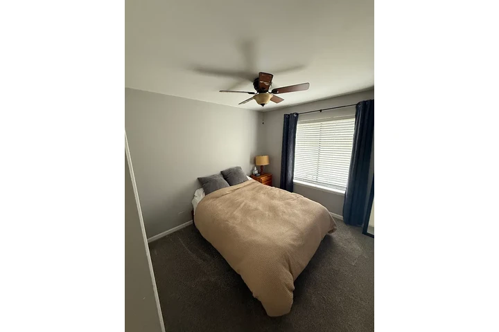 $1400 : Bakersfield Renta image 7