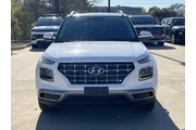 $20550 : Hyundai VENUE 2025 SEL 4dr C thumbnail