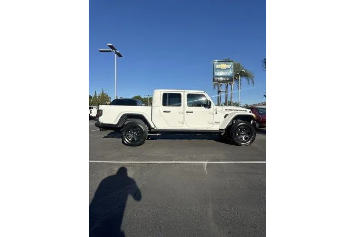 $34998 : Jeep Gladiator 2022 4x4 Moja image 2