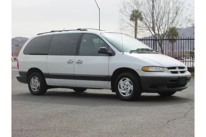 $4995 : 2000 Grand Caravan SE image 2