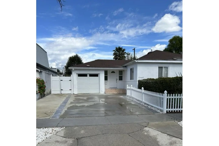 $2500 : Beautiful 3Beds /2Bath House image 1