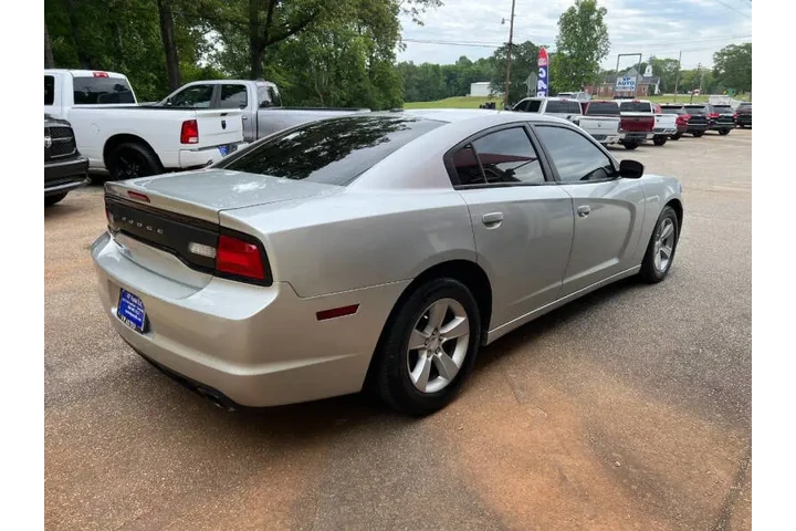 $8999 : 2012 Charger SE image 6