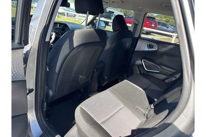 $14987 : Kia Soul 2024 S 4dr Crossove image 8